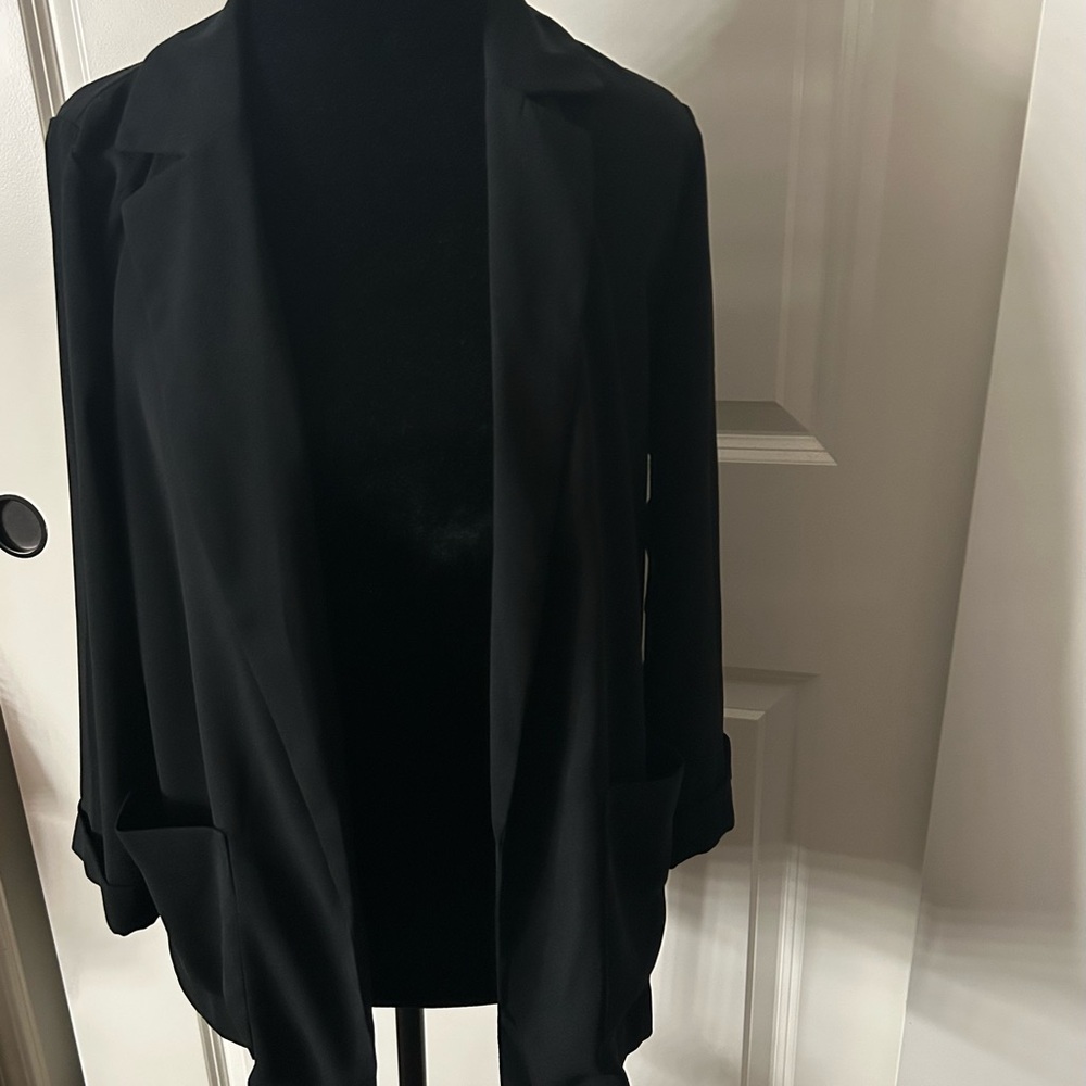 Forever 21 Black Blazer Elegant and Versatile